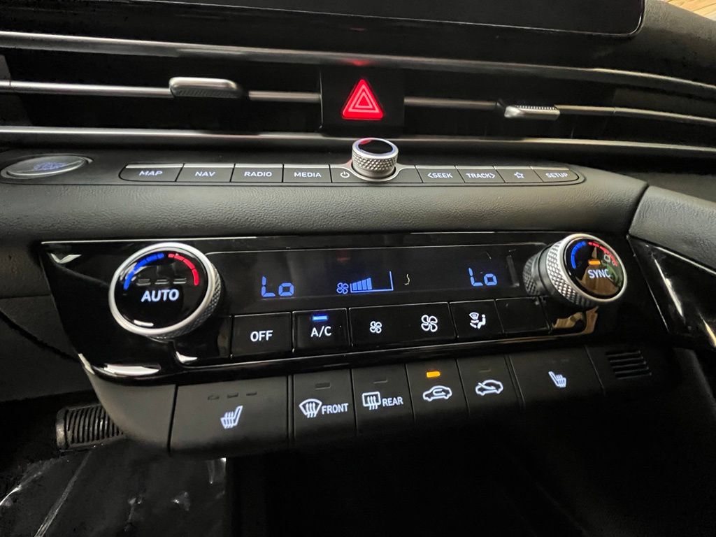 Used 2023 Hyundai Elantra SEL w/ Convenience Package FWD image 43