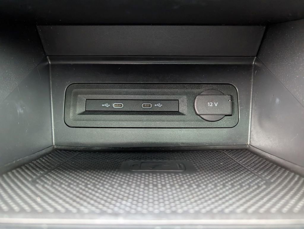 Used 2021 Volkswagen Atlas SE image 31