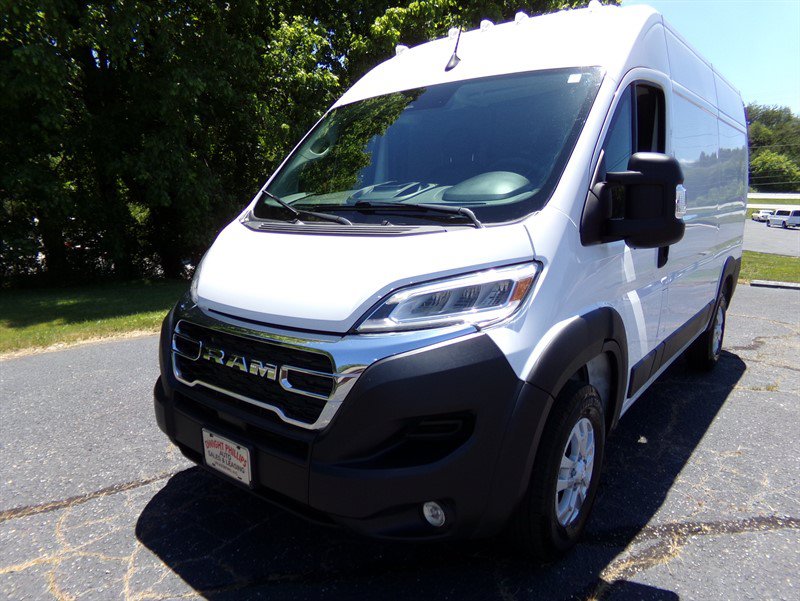 Used 2024 RAM ProMaster 3500 w/ Quick Order Package 22G SLT FWD image 2