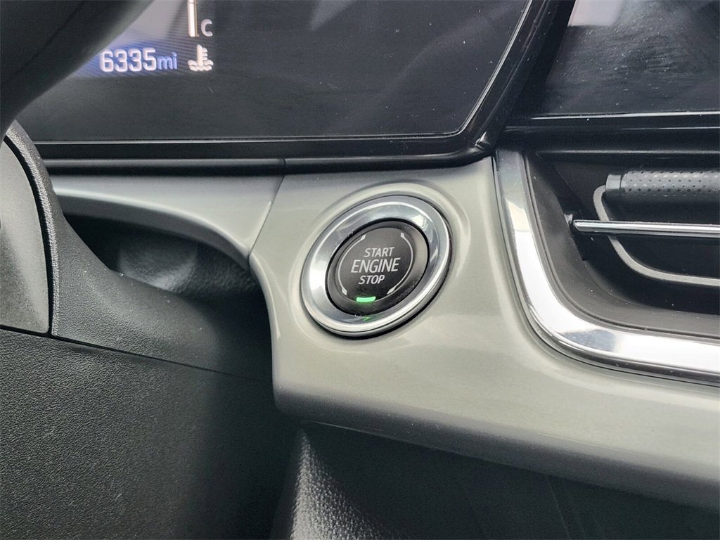 Used 2025 Chevrolet Trax LT w/ Sunroof Package image 23