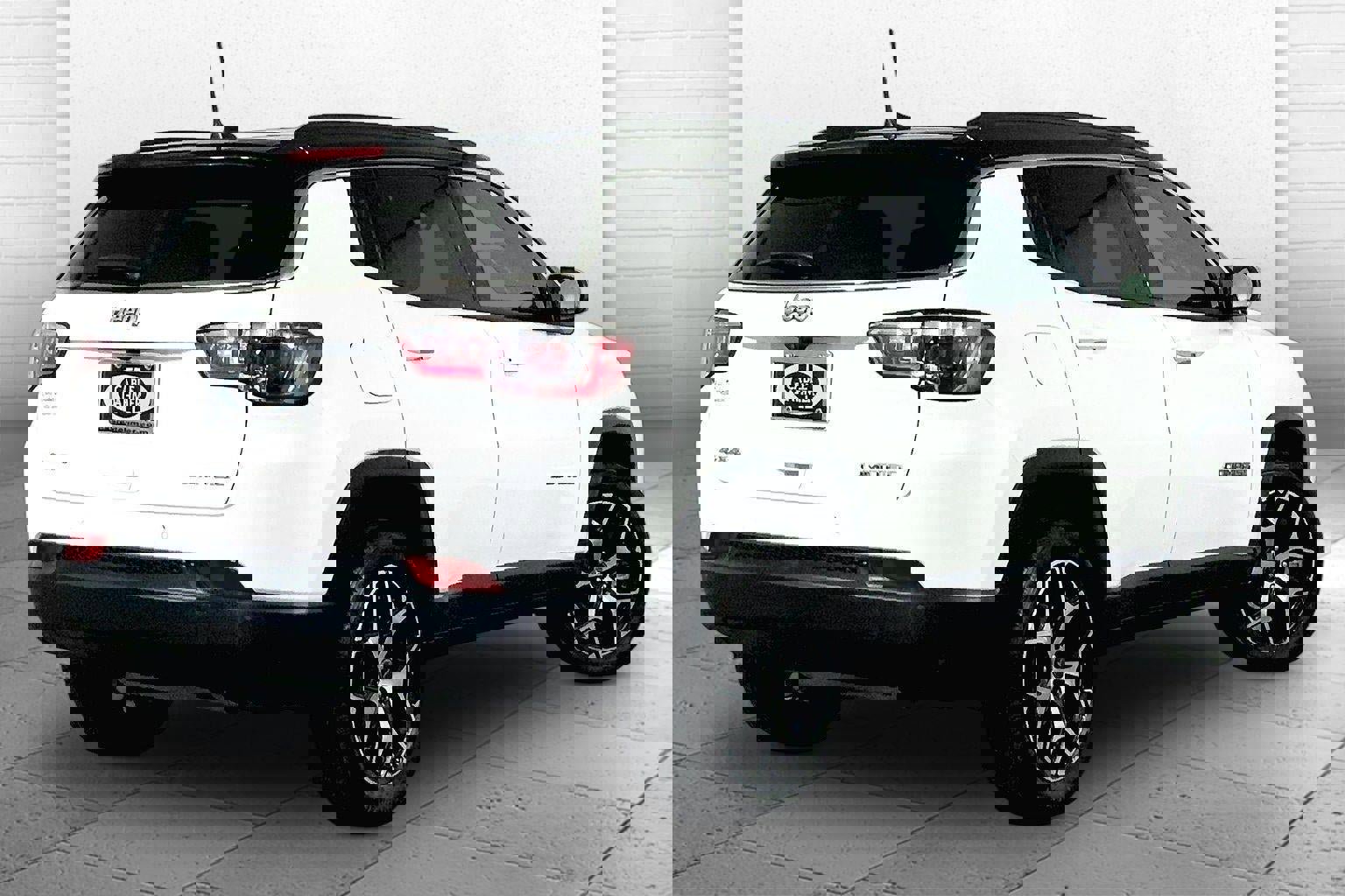 Used 2025 Jeep Compass Limited image 13