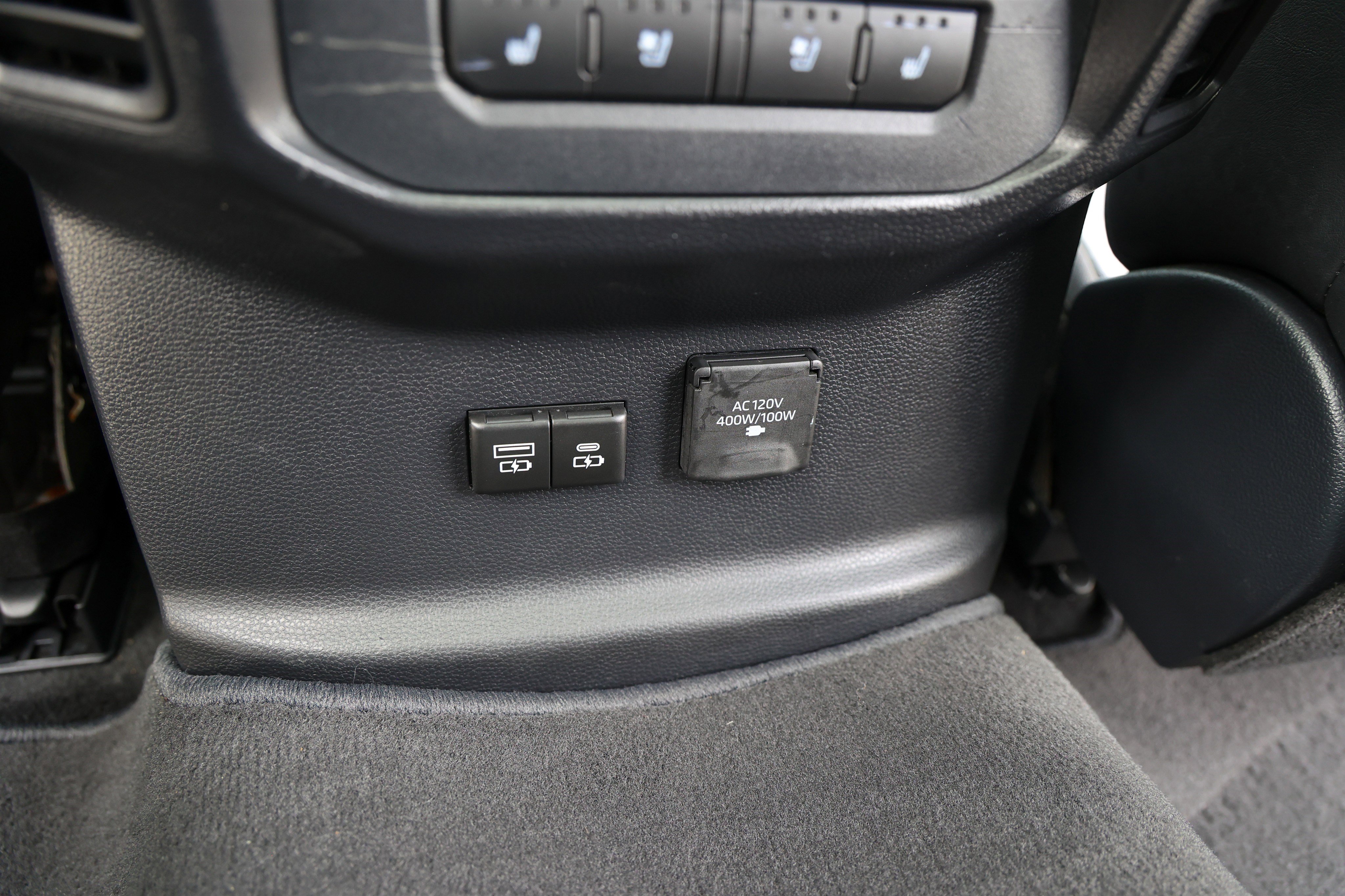 Used 2025 Toyota Tundra Platinum w/ TRD Off-Road Package image 39