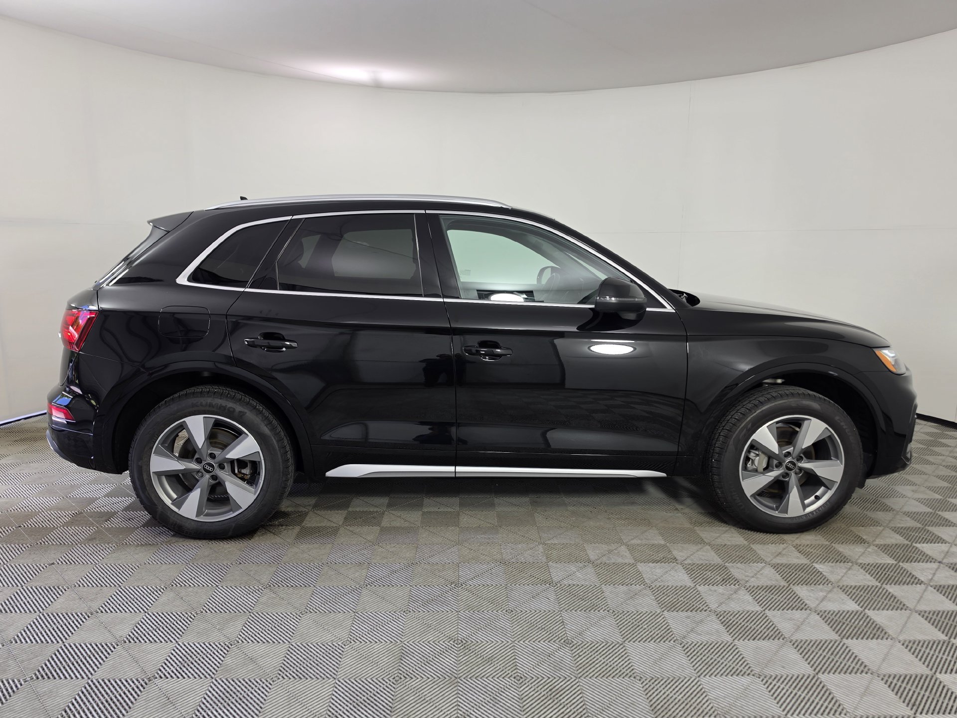 Certified 2024 Audi Q5 2.0T Premium Plus AWD/4WD image 8