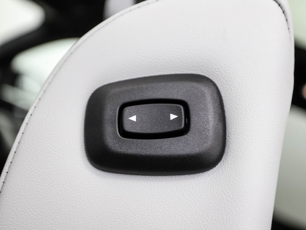 Used 2026 BMW X7 xDrive40i w/ M Sport Package image 26