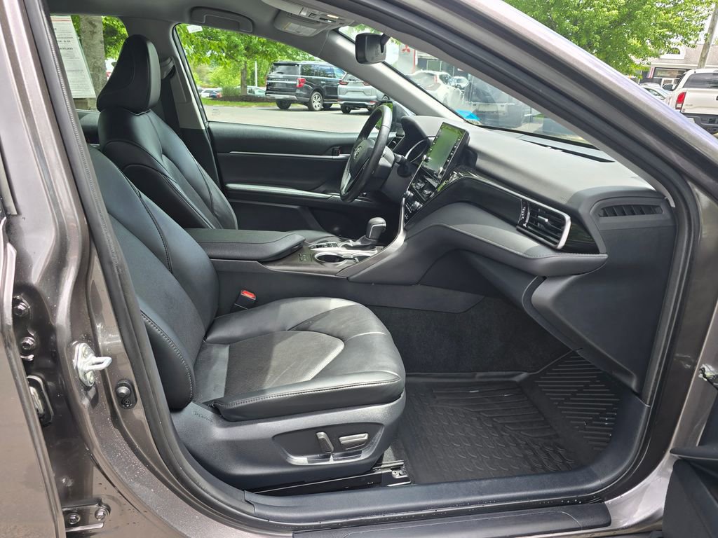 Used 2023 Toyota Camry XLE FWD image 12