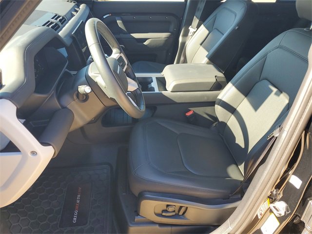 Used 2025 Land Rover Defender 110 S image 5