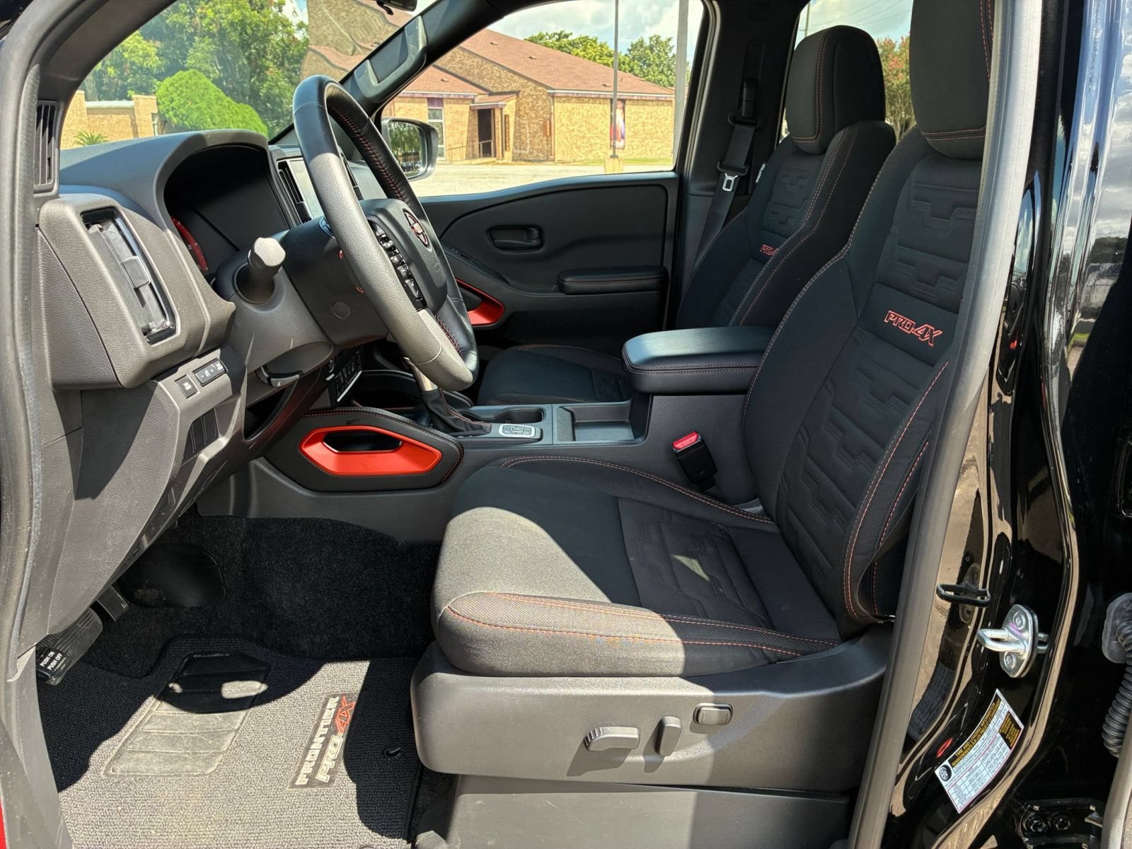 Used 2026 Nissan Frontier PRO-4X AWD/4WD image 26