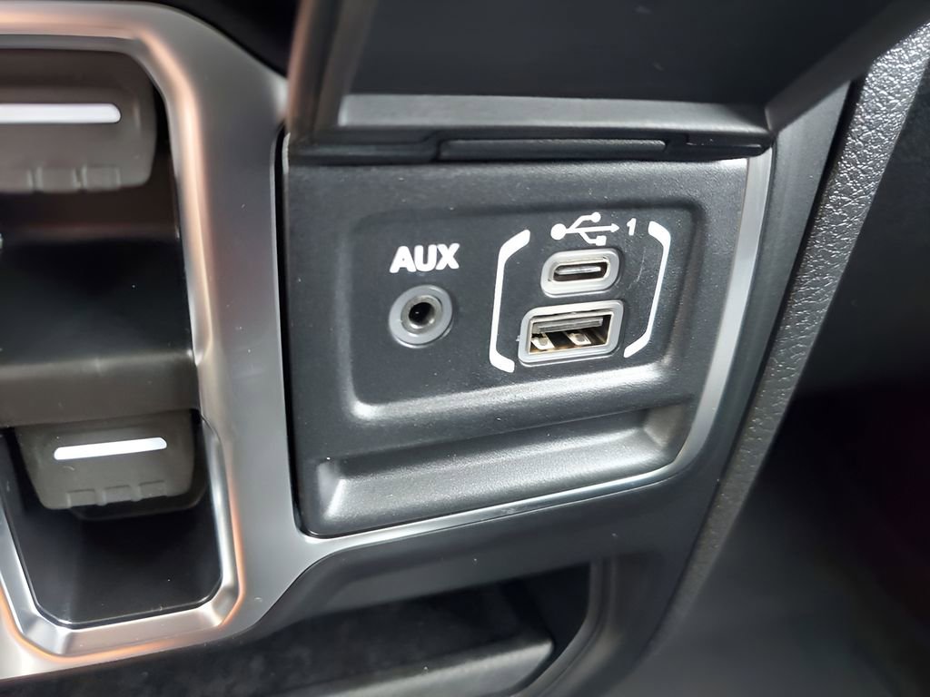 New 2025 Jeep Wrangler Unlimited Sahara AWD/4WD image 33