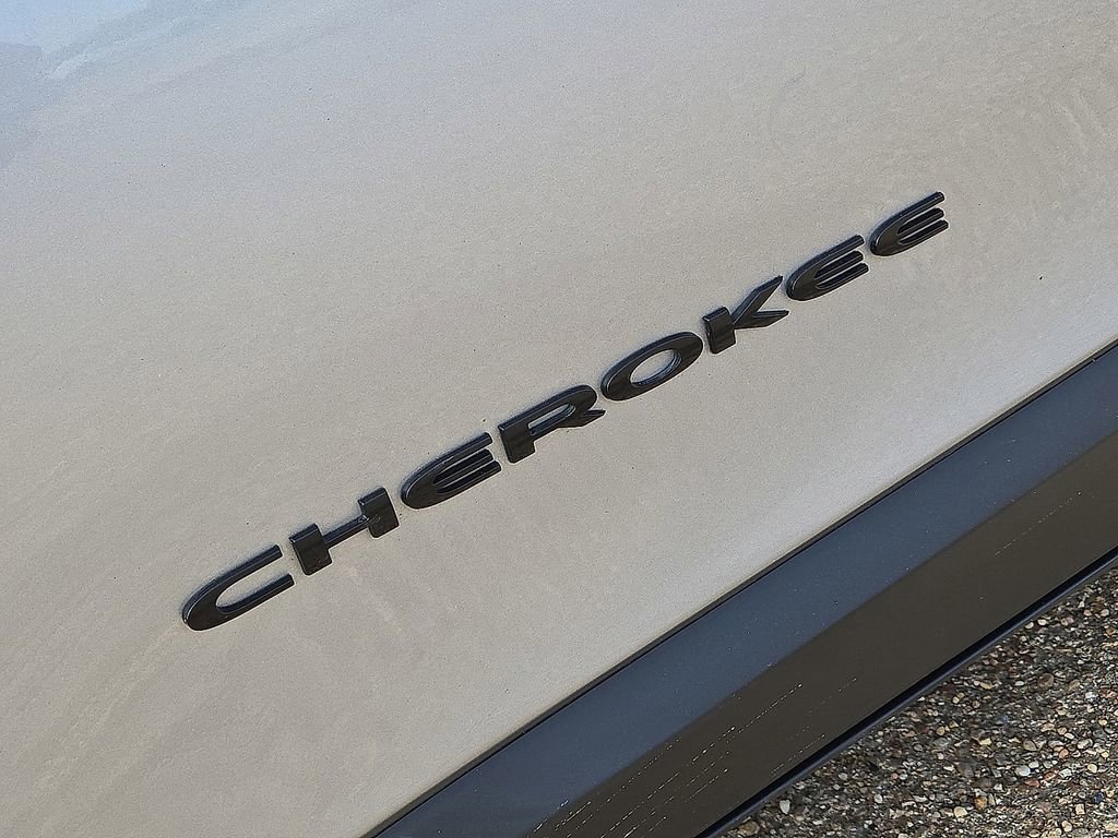 Used 2016 Jeep Cherokee High Altitude image 11