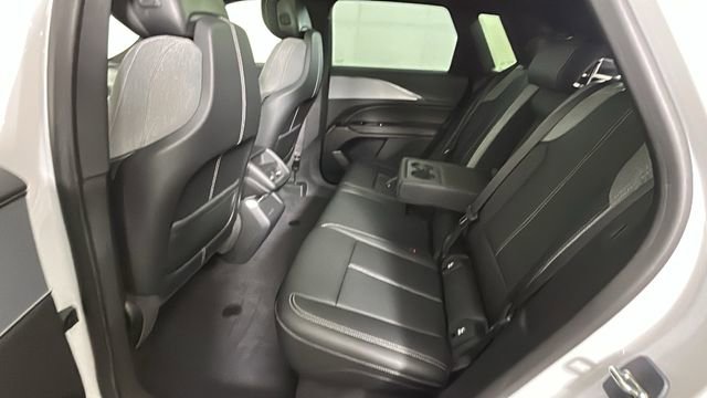 Used 2024 Cadillac Lyriq Tech AWD/4WD image 26