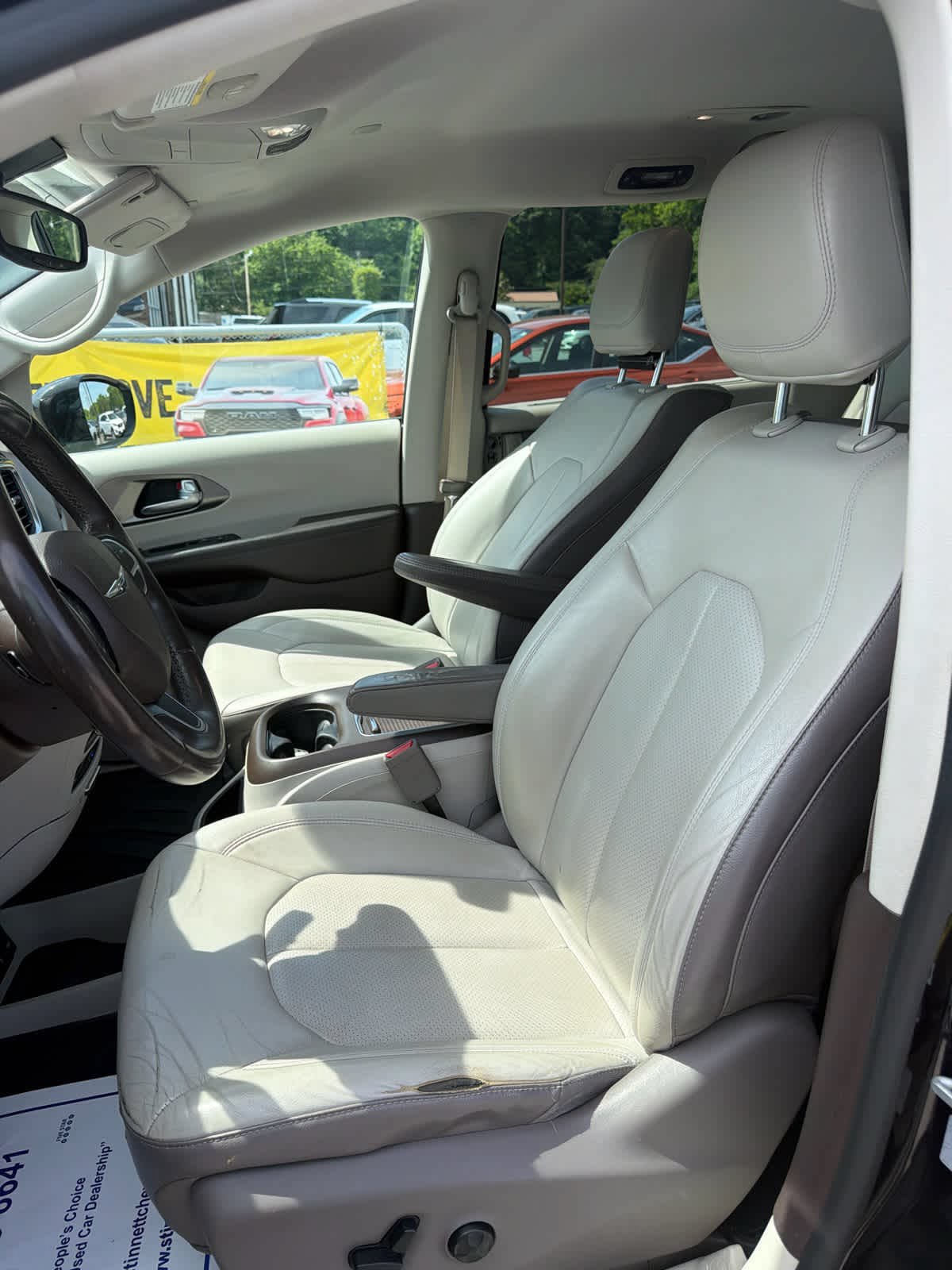 Used 2017 Chrysler Pacifica Touring-L Plus FWD image 14