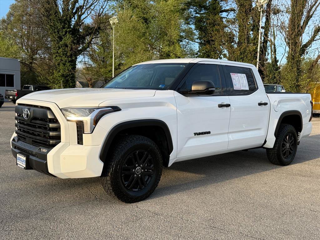 Used 2023 Toyota Tundra SR5 w/ SR5 Convenience Package AWD/4WD image 8