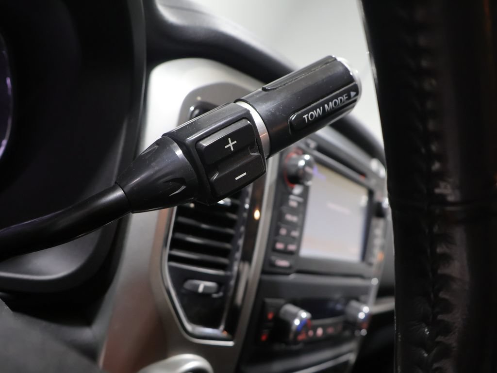 Used 2017 Nissan Titan SV AWD/4WD image 38