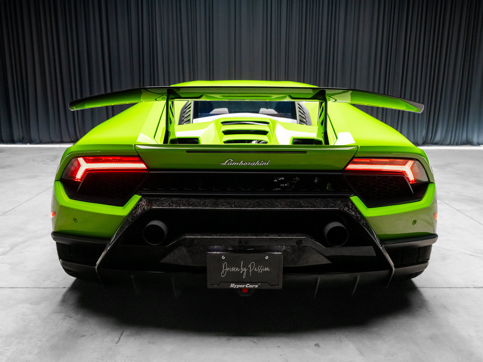 Used 2018 Lamborghini Huracan Performante AWD/4WD image 41