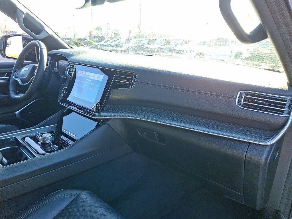 Used 2024 Jeep Wagoneer Series III image 11