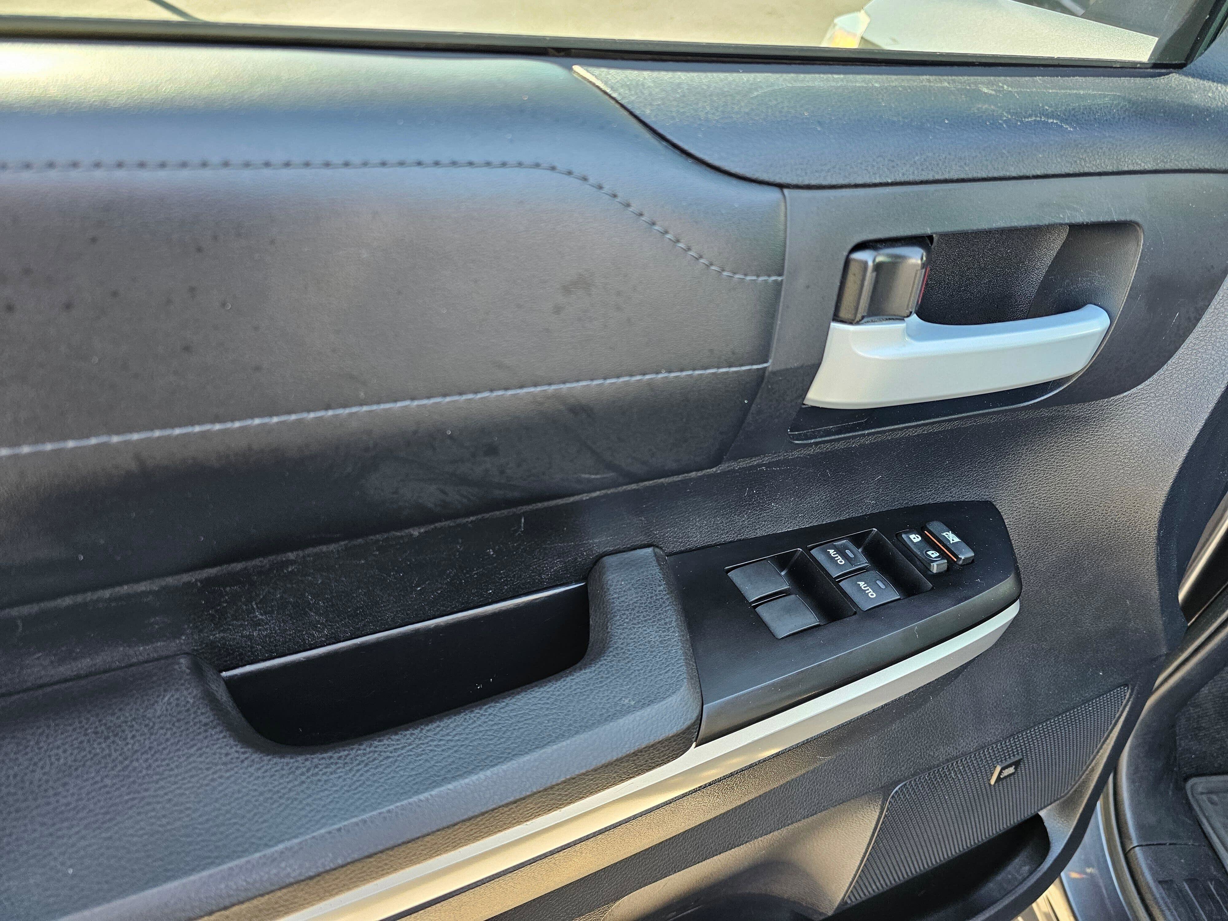 Used 2014 Toyota Tundra Limited w/ Limited Premium Package image 20