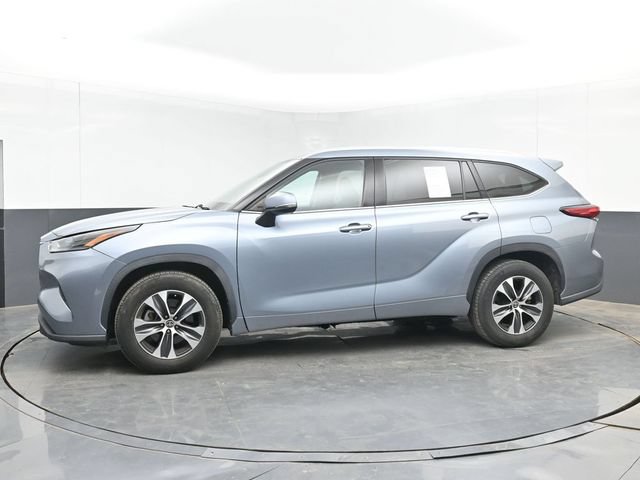 Used 2021 Toyota Highlander XLE FWD image 11