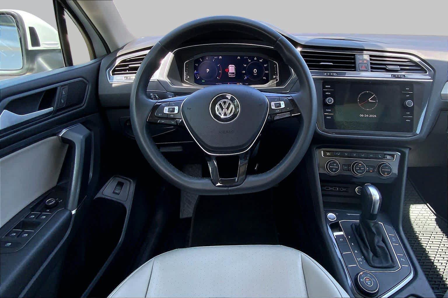 Used 2020 Volkswagen Tiguan SEL w/ 3rd Row Seat Package AWD/4WD image 6
