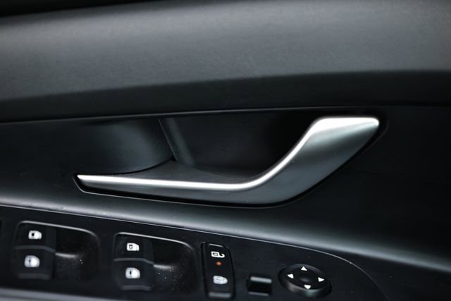 Used 2024 Hyundai Elantra SEL FWD image 15