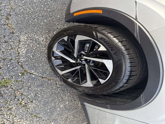 Used 2024 Mitsubishi Outlander SE image 13