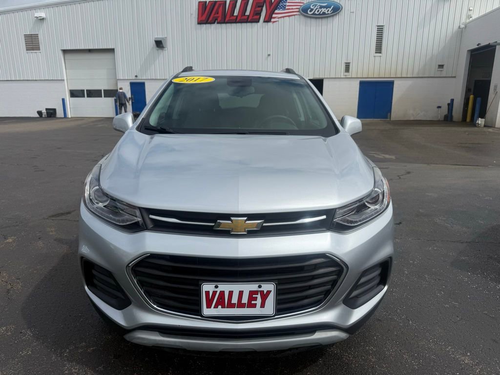 Used 2017 Chevrolet Trax LT w/ LT Convenience Package AWD/4WD image 8