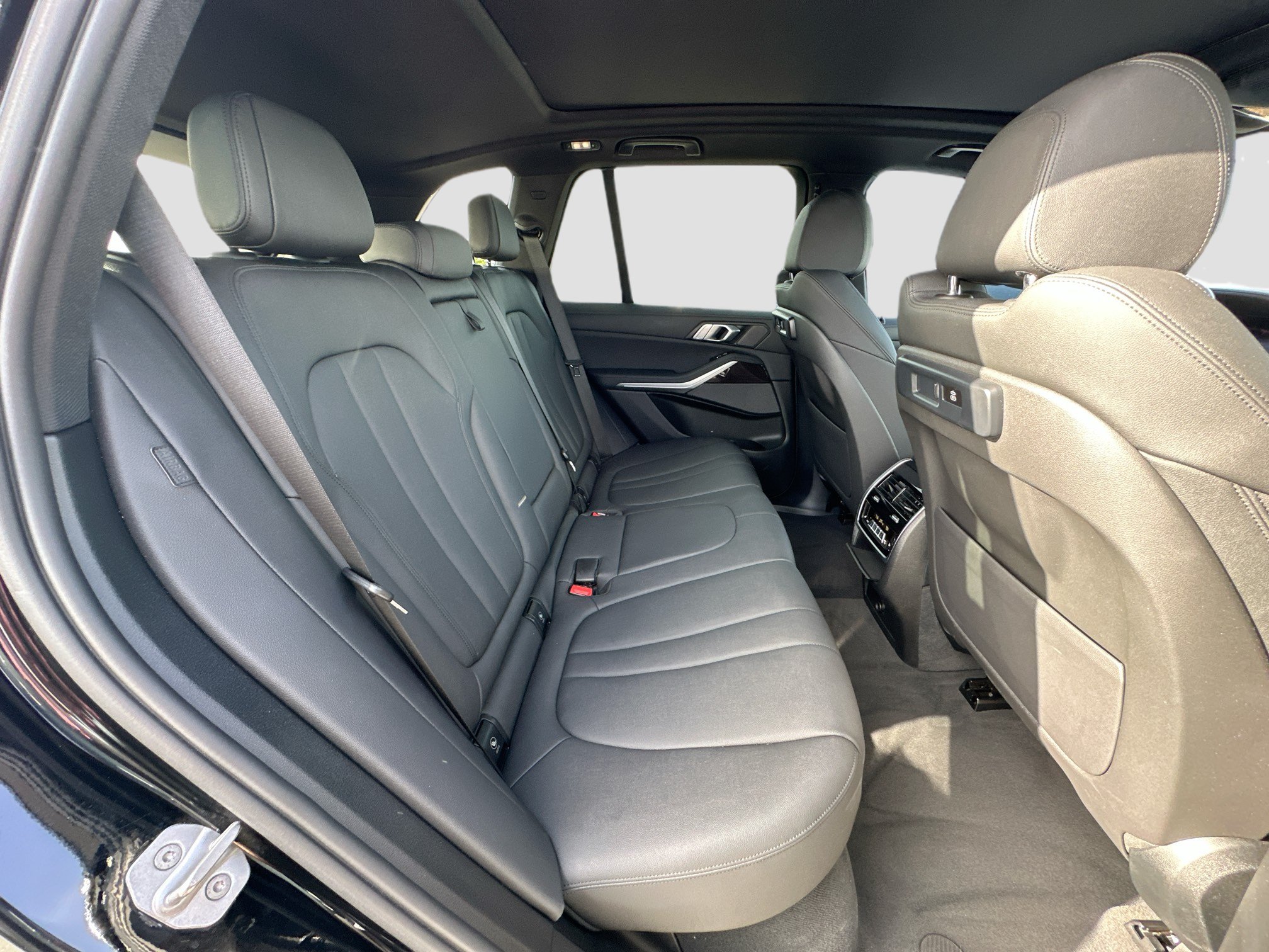 Used 2020 BMW X5 sDrive40i w/ Premium Package RWD image 29