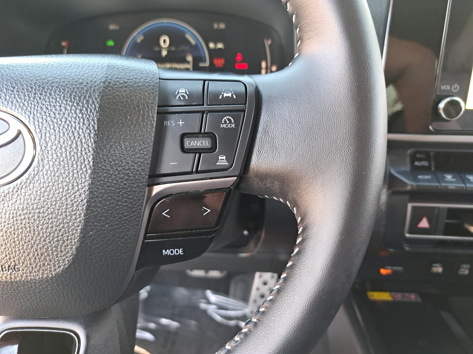 Used 2026 Toyota Camry SE FWD image 18