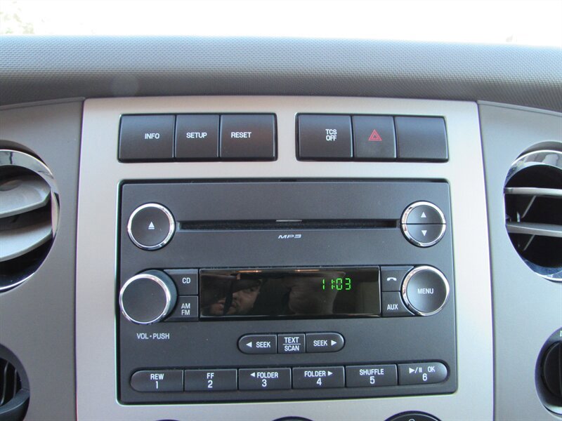 Used 2013 Ford Expedition EL XLT RWD image 19