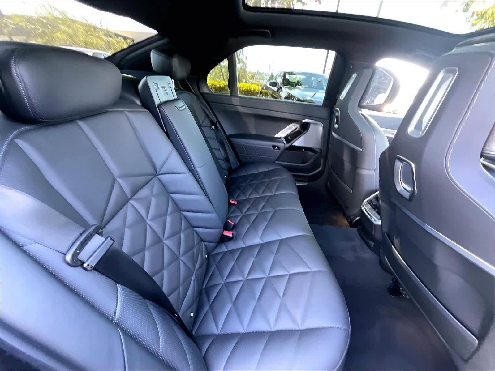Certified 2023 BMW 740i RWD image 29