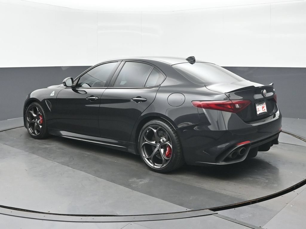Used 2022 Alfa Romeo Giulia Quadrifoglio RWD image 5