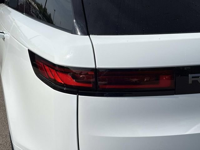 Used 2025 Land Rover Range Rover Sport SE AWD/4WD image 10