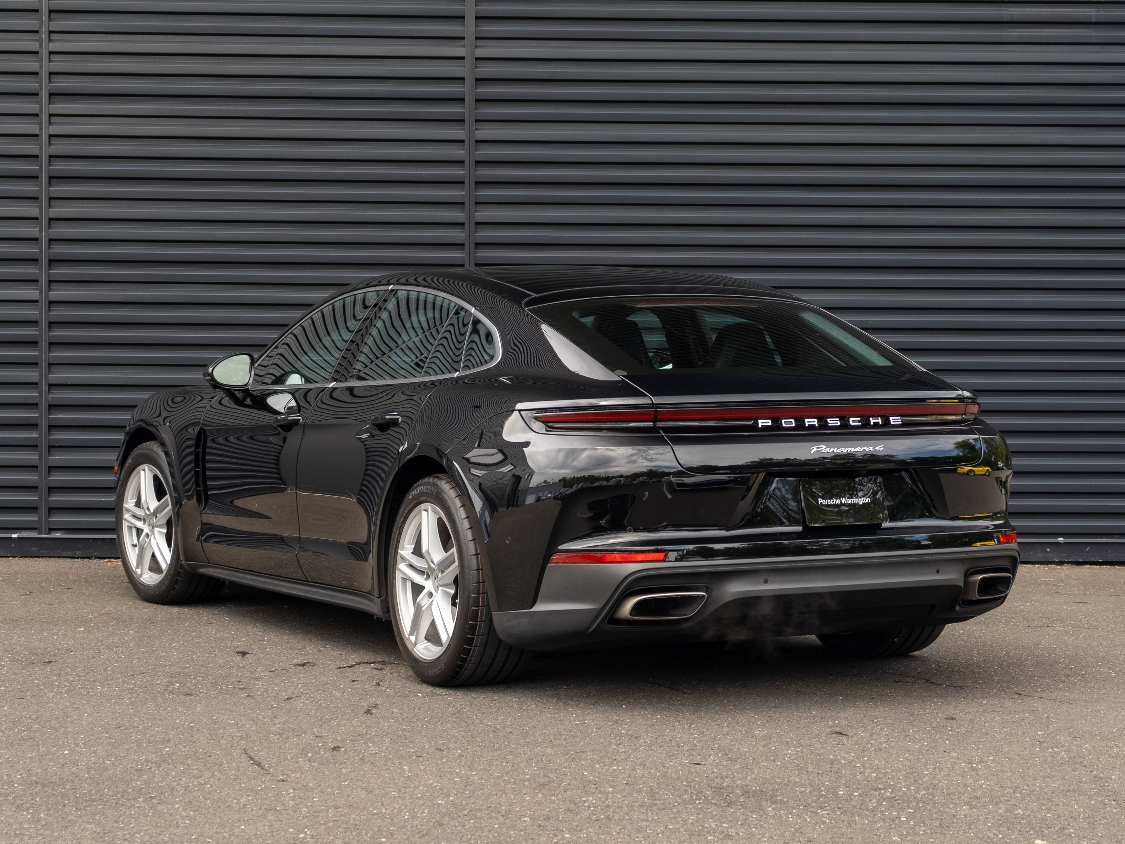 Certified 2025 Porsche Panamera 4 w/ Premium Package AWD/4WD image 3