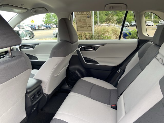 Used 2025 Toyota RAV4 XLE FWD image 17