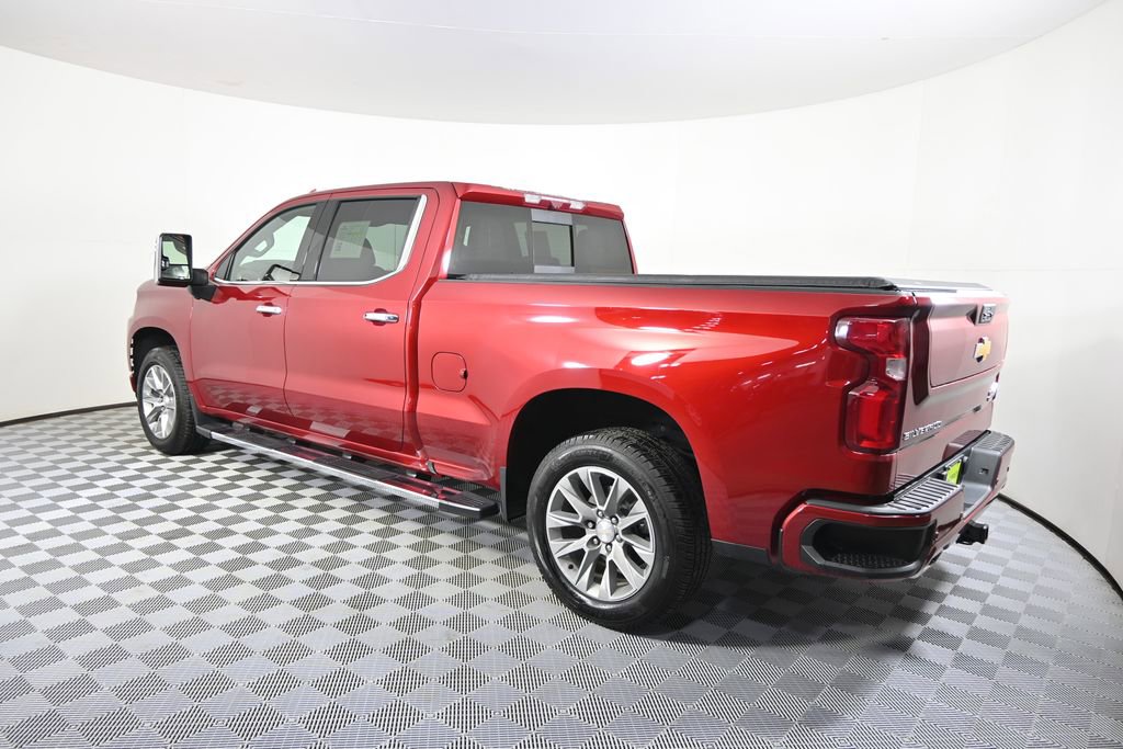 Used 2022 Chevrolet Silverado 1500 High Country w/ Technology Package image 4