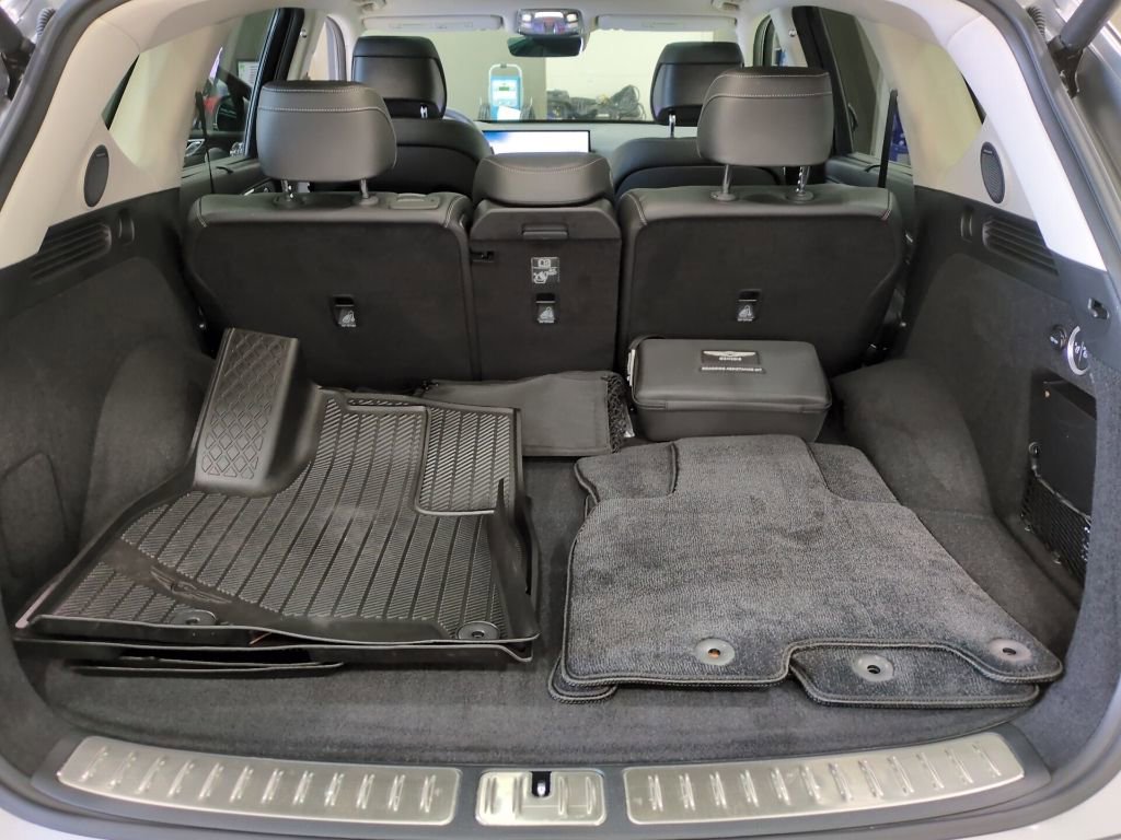 Used 2025 Genesis GV80 2.5T Advanced image 13