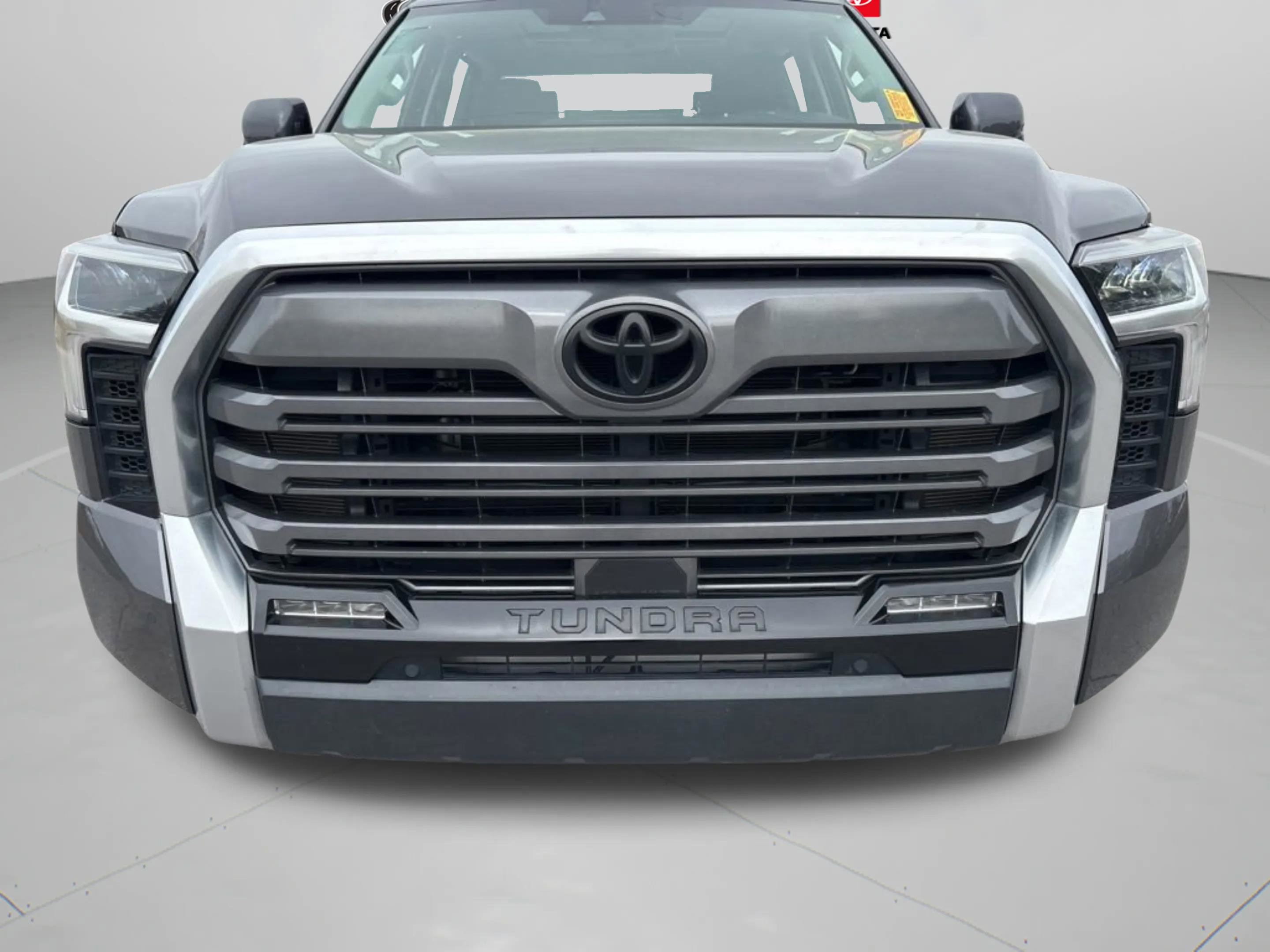 Used 2024 Toyota Tundra Limited w/ Power Package AWD/4WD image 4