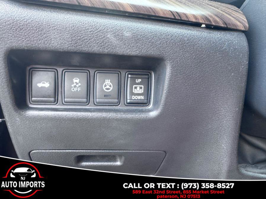 Used 2016 Nissan Maxima Platinum w/ Interior Lighting Package image 29