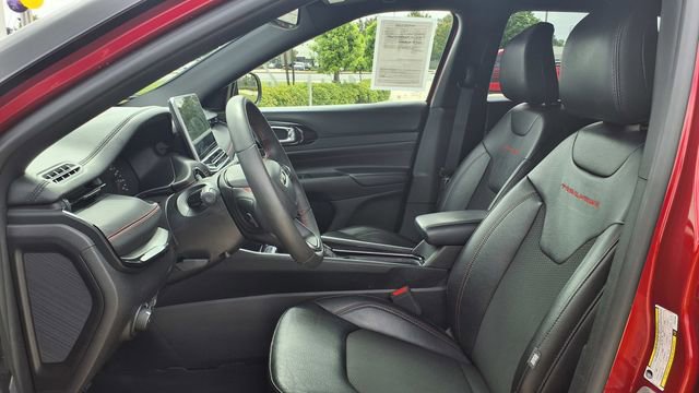 Used 2025 Jeep Compass Trailhawk image 14