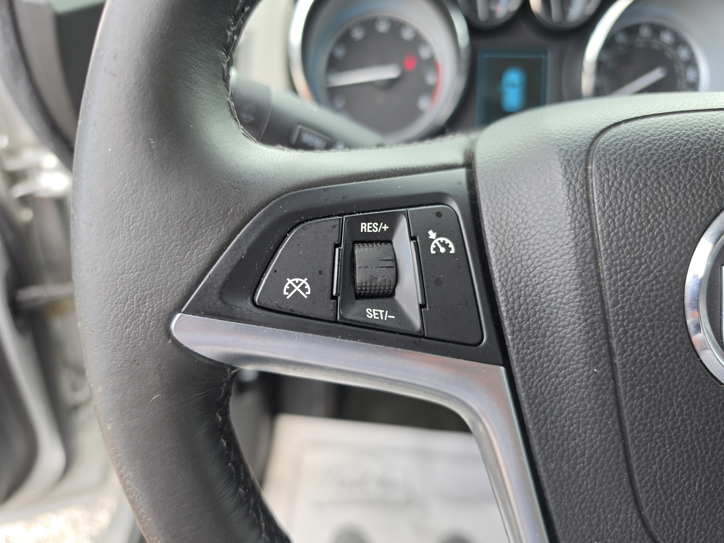Used 2015 Buick Verano FWD image 30