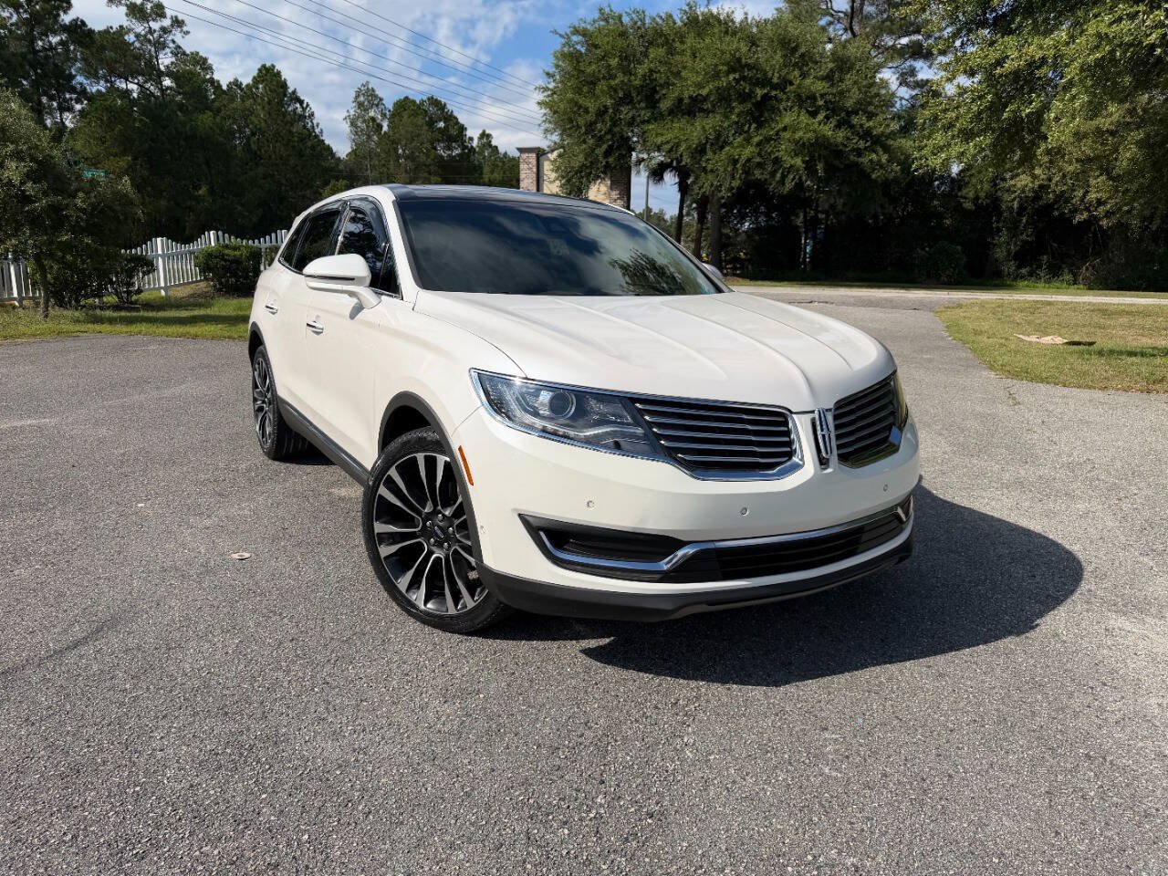 Used 2016 Lincoln MKX Reserve w/ Technology Package FWD image 36