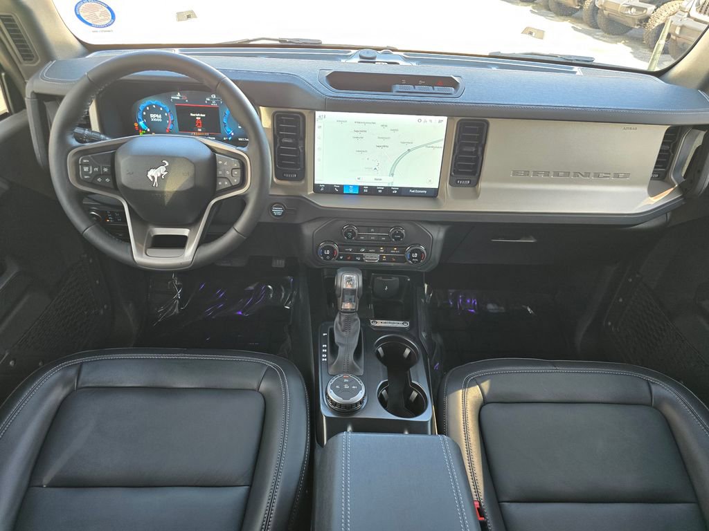 Used 2025 Ford Bronco Outer Banks image 5