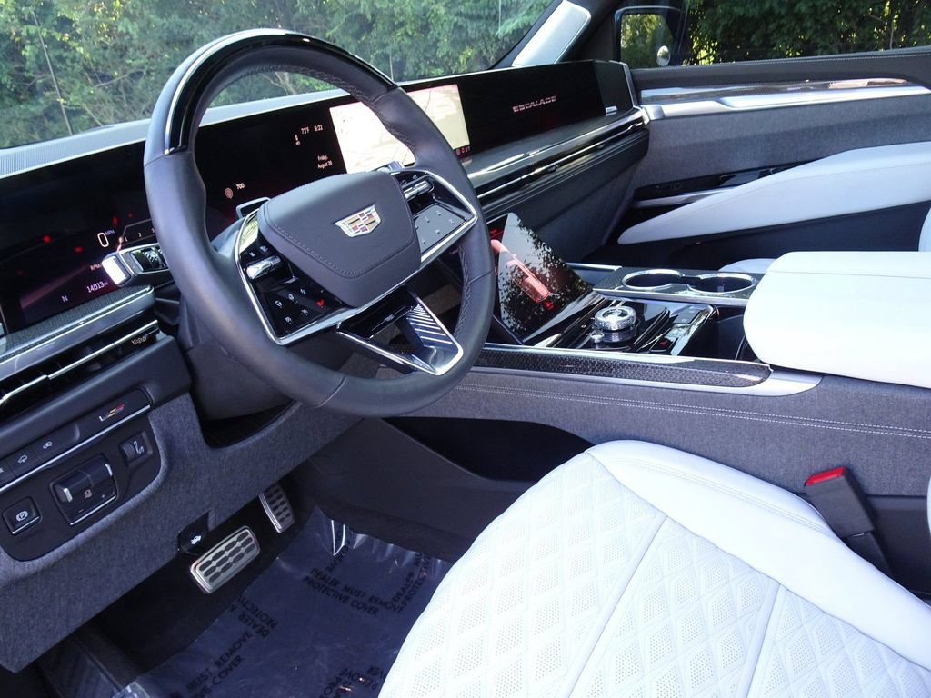 Used 2025 Cadillac Escalade V w/ LPO, ONYX Package AWD/4WD image 13