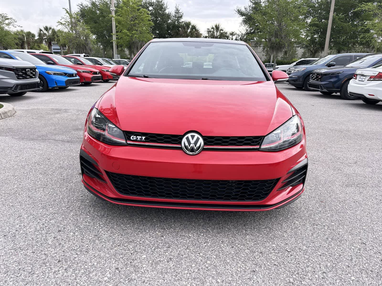 Used 2018 Volkswagen GTI SE w/ SE Leather Package FWD image 8