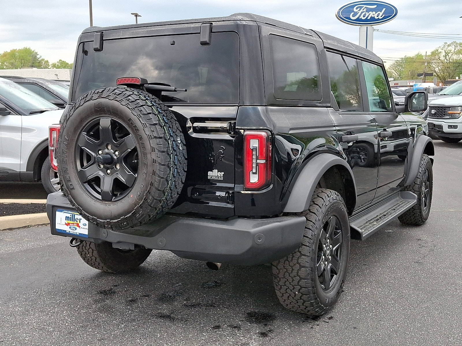 Used 2025 Ford Bronco Outer Banks AWD/4WD image 6