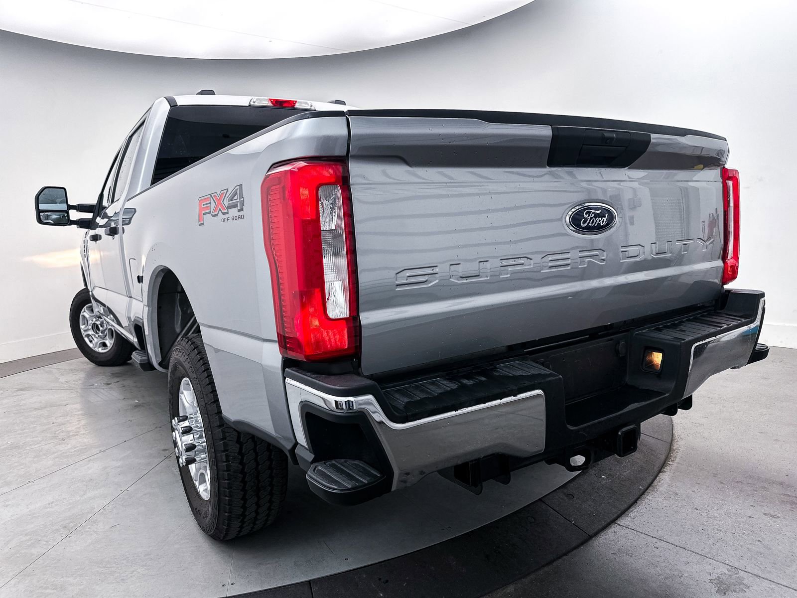 Used 2024 Ford F250 XLT w/ FX4 Off-Road Package image 7