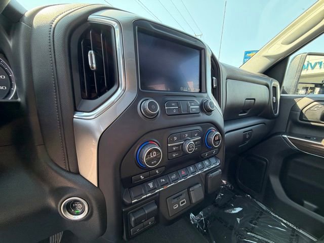 Used 2021 Chevrolet Silverado 2500 LT w/ Midnight Edition AWD/4WD image 19