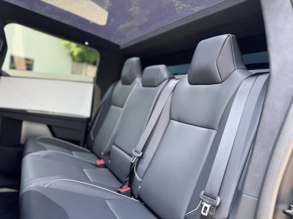 Used 2024 Tesla Cybertruck Cyberbeast AWD/4WD image 26
