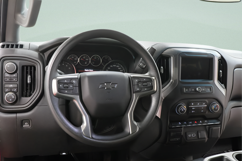 Used 2022 Chevrolet Silverado 1500 Custom Trail Boss w/ Safety Confidence Package AWD/4WD image 9