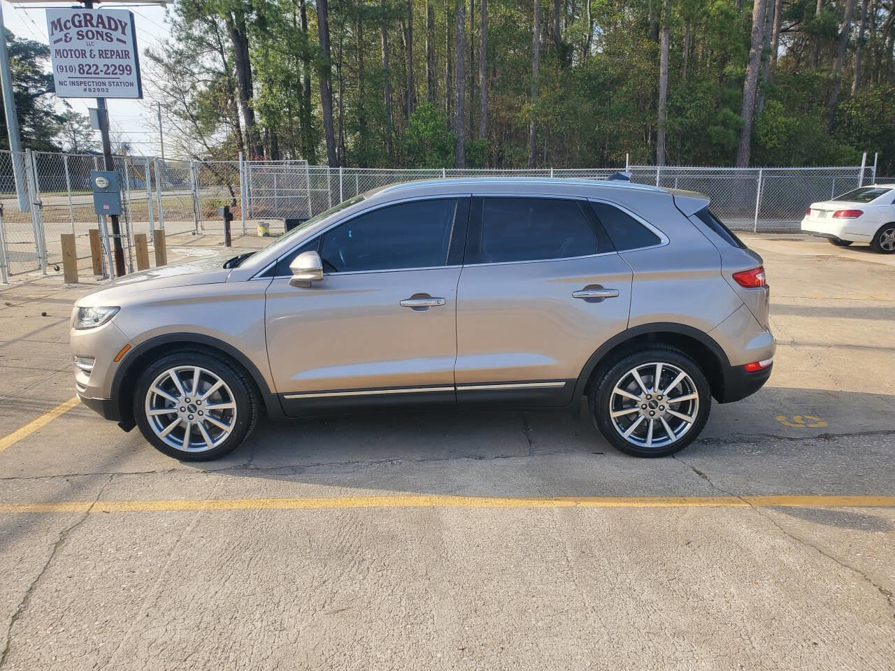 Used 2019 Lincoln MKC Reserve w/ MKC Climate Package image 2