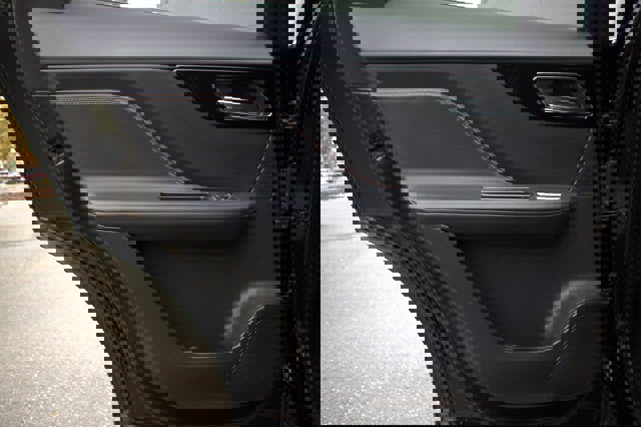 Used 2020 Jaguar F-PACE Prestige image 13